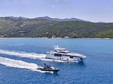 Volante Yacht Charter, photograph 2