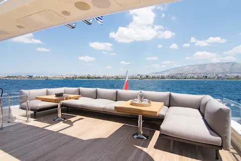 Whisper V Yacht Charter, photograph 11