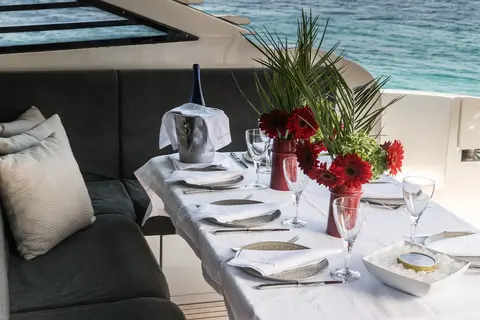 Xaman Yacht Charter, photograph 11