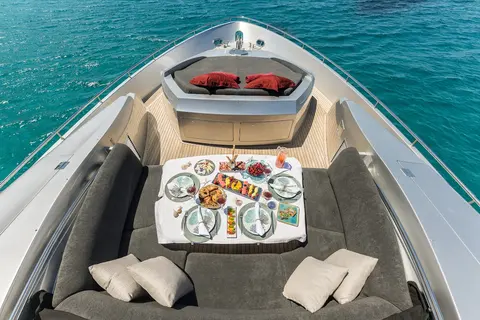 Xaman Yacht Charter, photograph 3