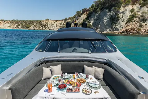 Xaman Yacht Charter, photograph 6