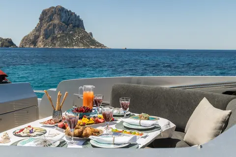 Xaman Yacht Charter, photograph 7