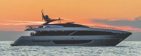 Xemati Yacht Charter in Dubai, photograph 2