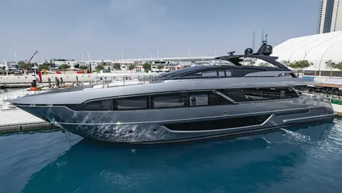 Xemati Yacht Charter in Dubai, photograph 3
