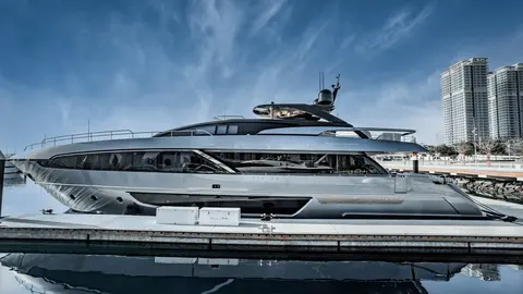 Xemati Yacht Charter in Dubai, photograph 4