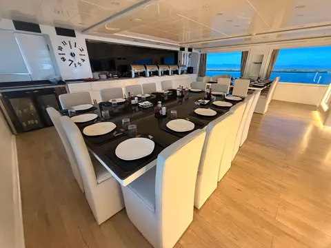 Yachtiano Yacht Charter, photograph 12