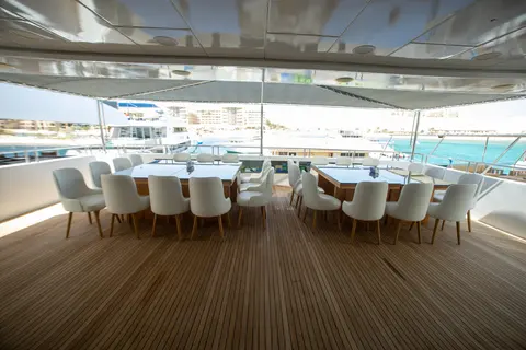 Yachtiano Yacht Charter, photograph 8