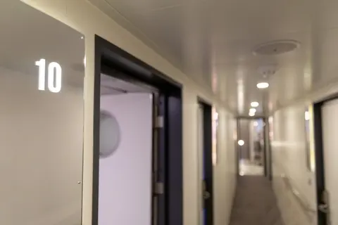 Yolo Yacht Charter, photograph 4