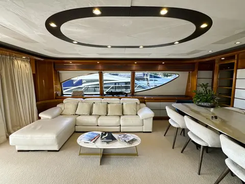 Yolo Too Yacht Charter, photograph 7