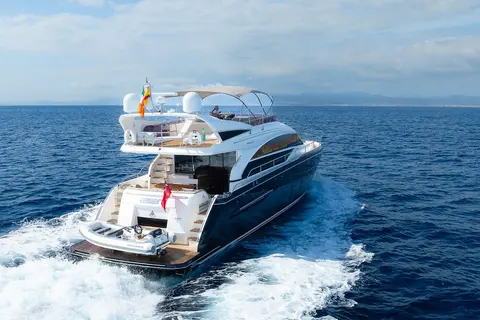 Zen Vibes Yacht Charter, photograph 2