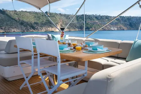 Zen Vibes Yacht Charter, photograph 7