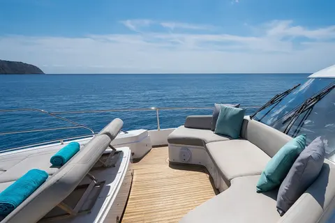 Zen Vibes Yacht Charter, photograph 9