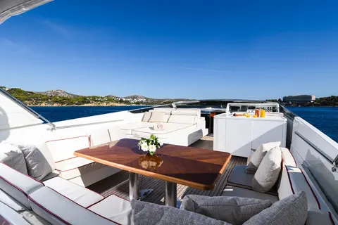 Zen Yacht Charter, photograph 7