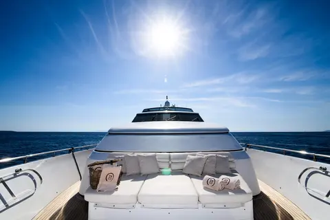 Zen Yacht Charter, photograph 8