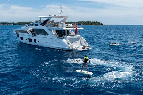 Zozo Yacht Charter, photograph 10