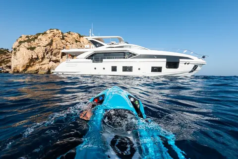 Zozo Yacht Charter, photograph 2