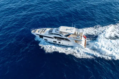 Zozo Yacht Charter, photograph 4