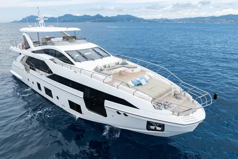 Zozo Yacht Charter, photograph 8