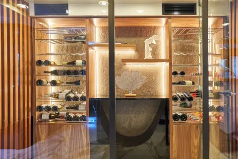 Finer Taste Charter, photograph 2