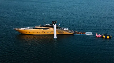 Abu Dhabi Grand Prix Yacht Charter, photograph 4