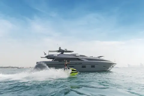 Abu Dhabi Grand Prix Yacht Charter, photograph 6